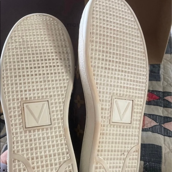 Louis Vuitton Front row Low Sneakers - Picture 3 of 11